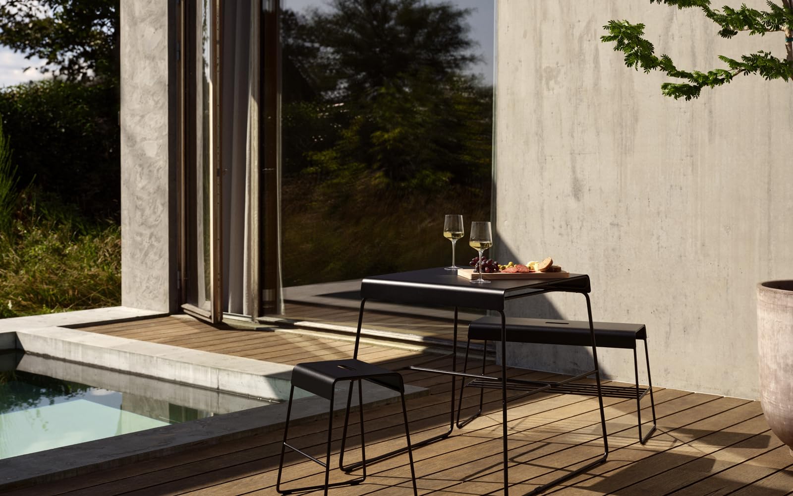 Zone Denmark A-Bench Gartenbank Schwarz 78,5 cm mit Ablage