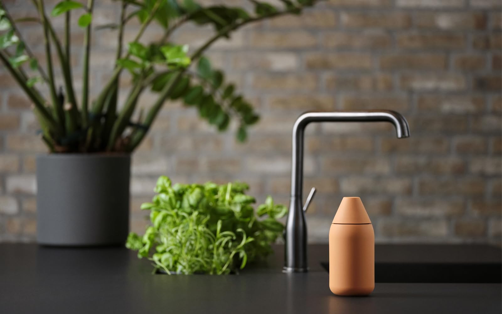 Zone Denmark Singles Spülmittelspender Apricot Silikon 300 ml