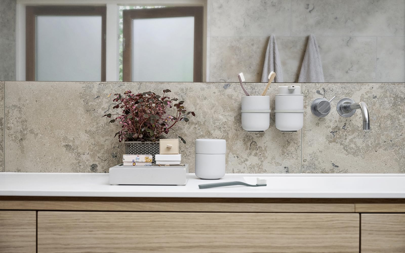 Zone Denmark Ume Wandhalterung Seifenspender Soft Grey