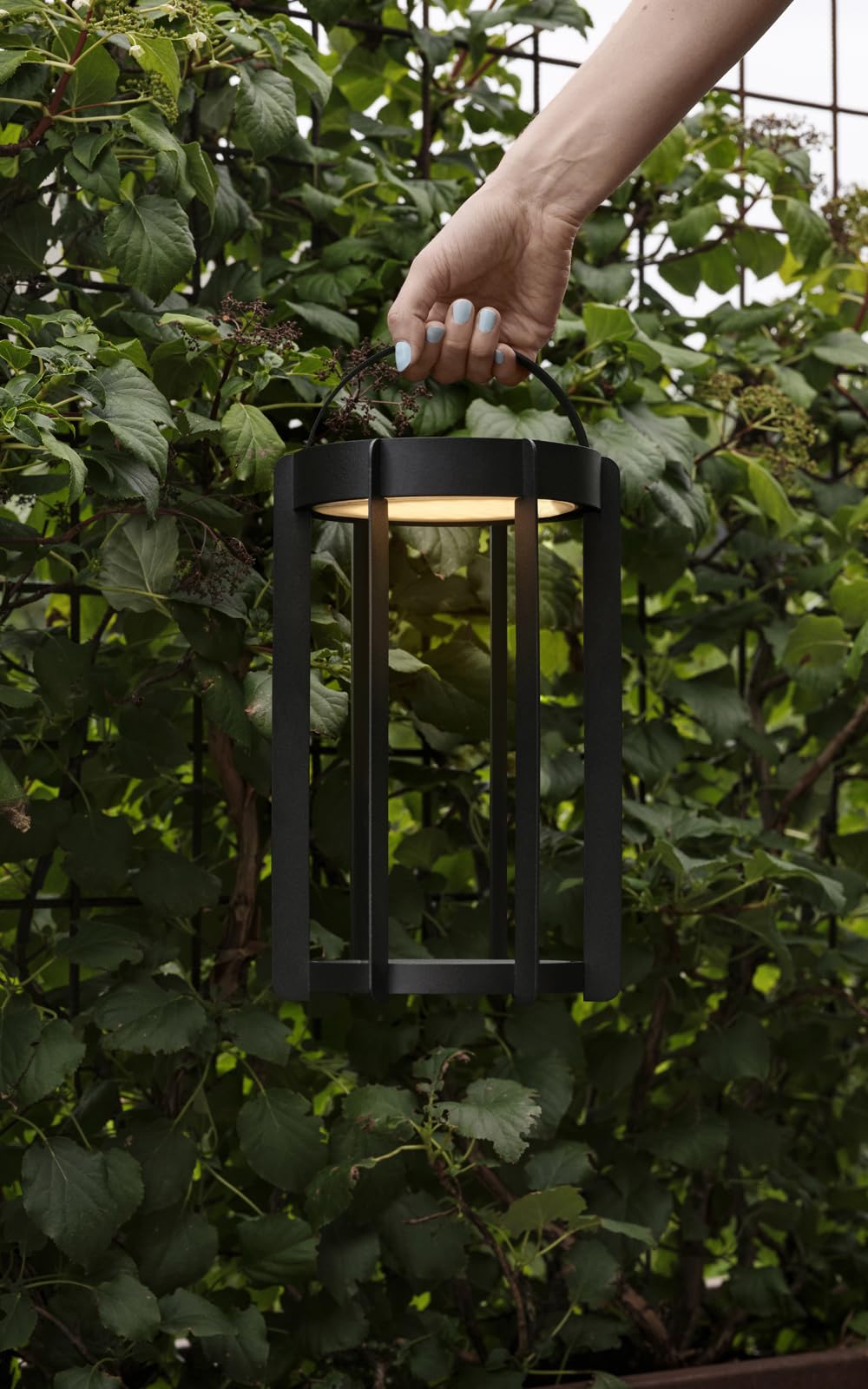 Zone Denmark Firefly Laterne Schwarz LED 30 cm dimmbar