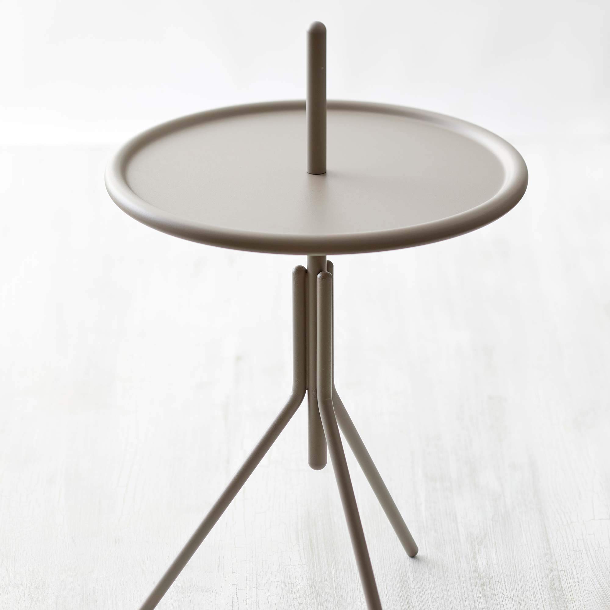 Zone Denmark Inu Beistelltisch Metall schwarz 54,5 cm